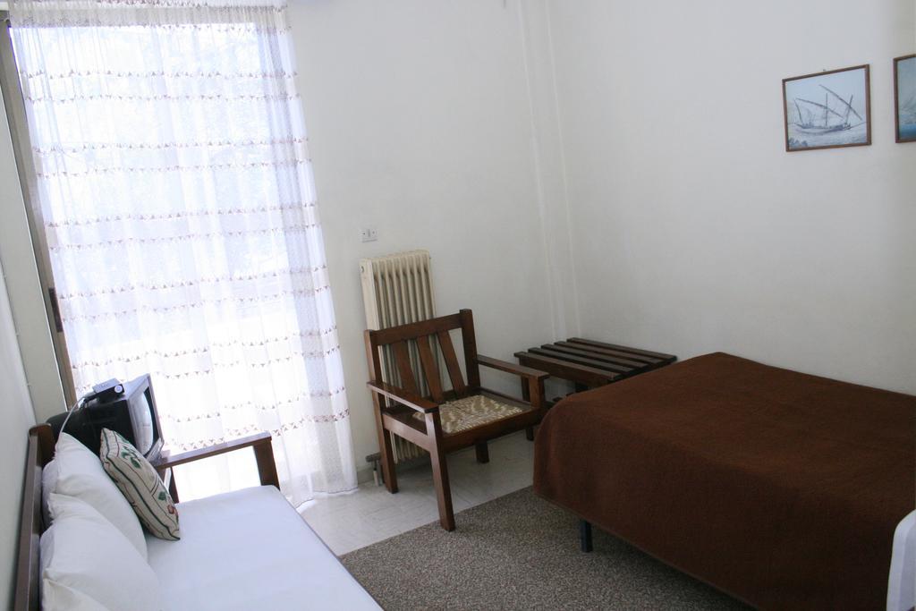 אמרינתוס Aparthotel Iliahtides חדר תמונה