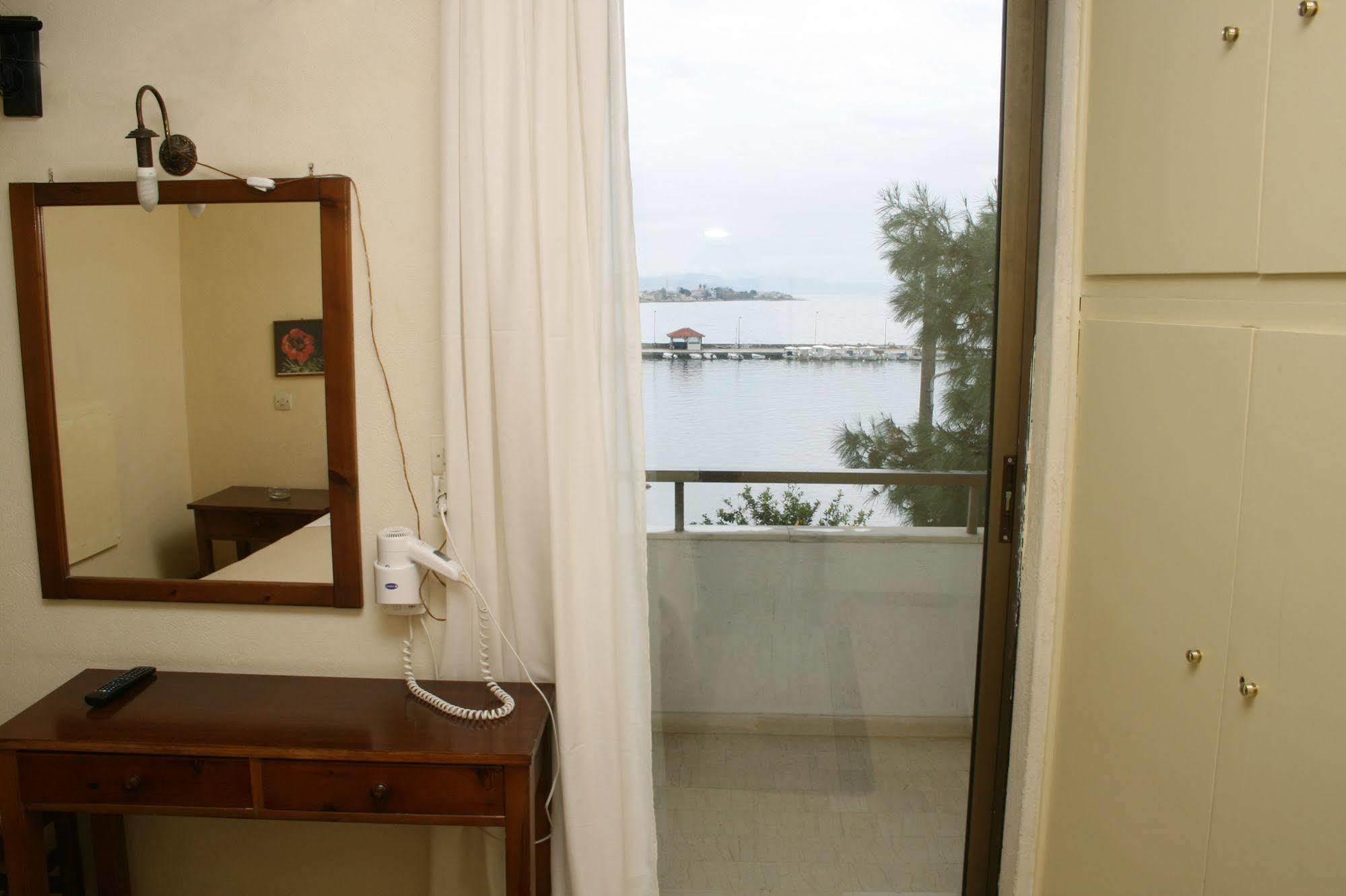 אמרינתוס Aparthotel Iliahtides מראה חיצוני תמונה