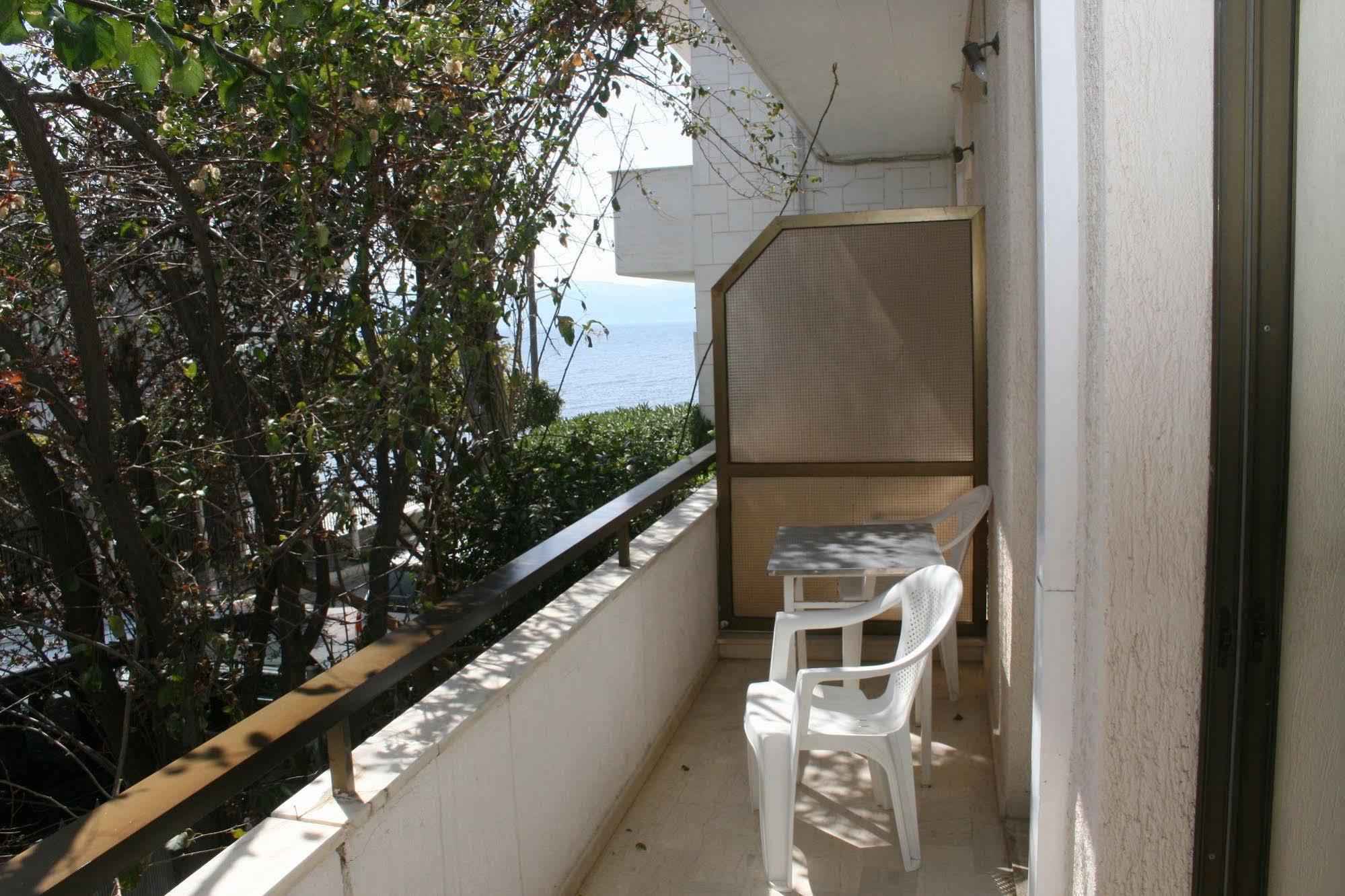 אמרינתוס Aparthotel Iliahtides מראה חיצוני תמונה