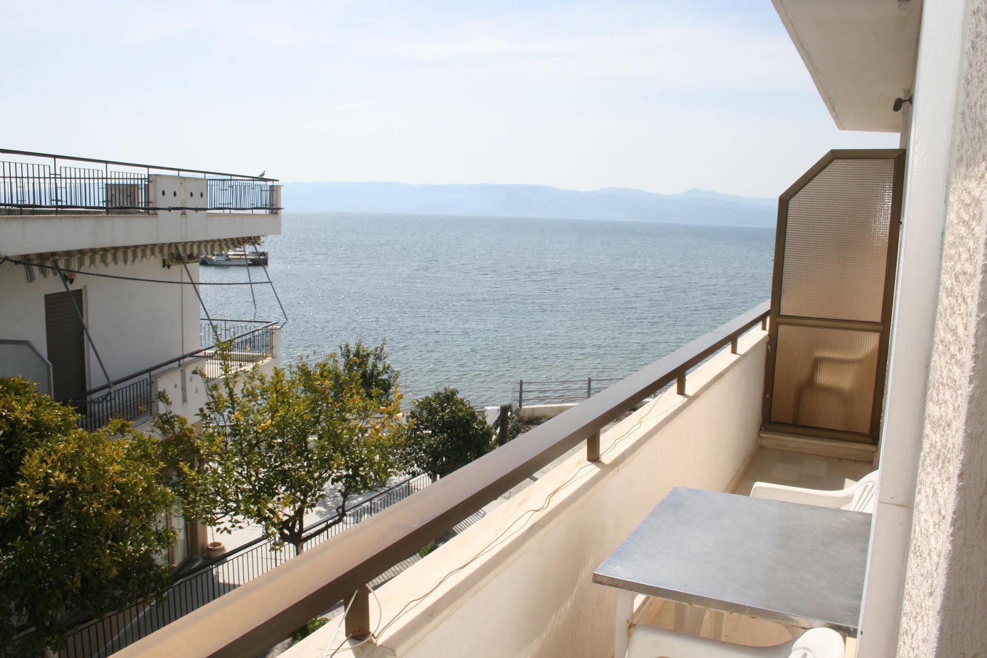 אמרינתוס Aparthotel Iliahtides מראה חיצוני תמונה